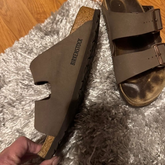 Berkinstock  size 7 - Picture 2 of 2